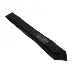 مملوكة مسبقًا ربطة عنق غوتشي حرير أسود مغزول بنقوش هندسية