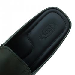 مملوكة مسبقًا حذاء سليبرز تودز جلد أخضر زيتوني مقاس 43