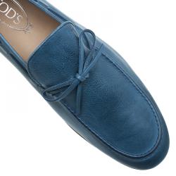 مملوكة مسبقًا حذاء لوفرز تودز بفيونكة جلد أزرق مقاس 43