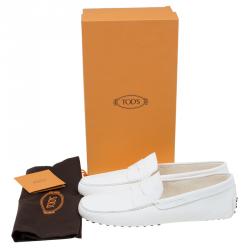 مملوكة مسبقًا Tod's White Leather Penny Loafers Size 44.5