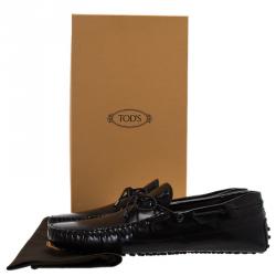 مملوكة مسبقًا Tod's Brown Patent Bow Loafers Size 42.5