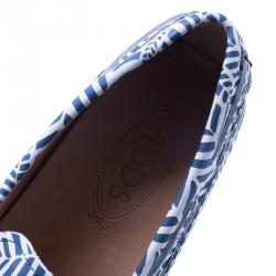 Pre Owned حذاء لوفرز تودز بفيونكة جلد نقش أبيض وأزرق مقاس 43