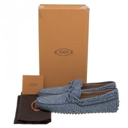 مملوكة مسبقًا حذاء لوفرز تودز جلد رصاصي مطبوع بفيونكة مقاس 44