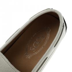 Pre Owned حذاء لوفرز تودز جلد كريمي بفيونكة مقاس 42