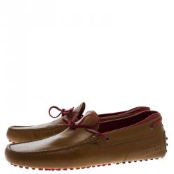 مملوكة مسبقًا حذاء لوفرز تودز فور فيراري فيونكة جلد بني مقاس 42.5