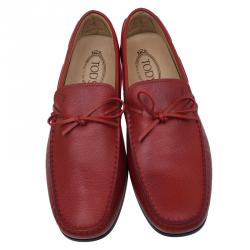 مملوكة مسبقًا حذاء لوفرز تودز جلد أحمر بفيونكة مقاس 43