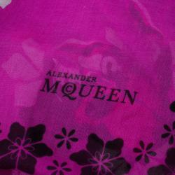 Pre Owned وشاح أليكساندر مكوين حرير وردي جمجمة مطبوع مربع