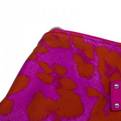 Pre Owned حقيبة كلتش أليكساندر مكوين فلورال دي مانتا نقشة فهد ساتان حمراء متوسطة