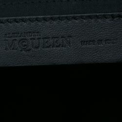 Pre Owned حقيبة كلتش أليكساندر مكوين فلورال دي مانتا مطرزة ساتان سوداء متوسطة