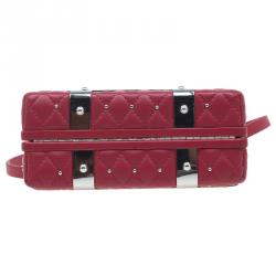 مملوكة مسبقًا كلتش أليكساندر مكوين تصميم صندوق مرصع ومبطن جلد أحمر