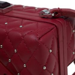 مملوكة مسبقًا كلتش أليكساندر مكوين تصميم صندوق مرصع ومبطن جلد أحمر