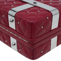 مملوكة مسبقًا كلتش أليكساندر مكوين تصميم صندوق مرصع ومبطن جلد أحمر