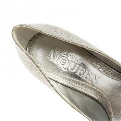 Pre Owned Alexander McQueen Metallic Silver Skull Embellished Peep Toe Platform Pumps Size 37