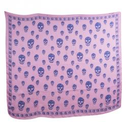 Pre Owned وشاح أليكساندر ماكوين حرير وردي بنقوش جماجم زرقاء 