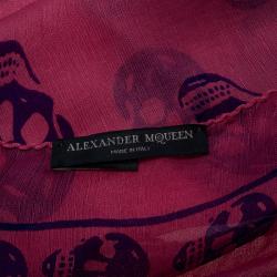 Pre Owned وشاح أليكساندر ماكوين حرير وردي بنقوش جماجم زرقاء 