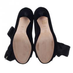 مملوكة مسبقًا Alexander McQueen Black Velvet Bow Embellished Ankle Boots Size 38.5