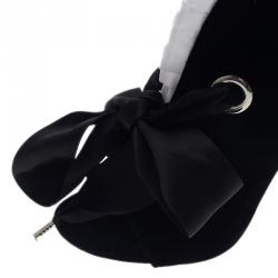 مملوكة مسبقًا Alexander McQueen Black Velvet Bow Embellished Ankle Boots Size 38.5