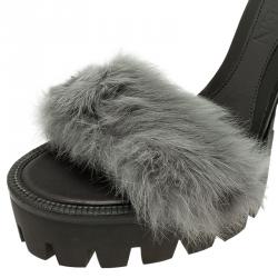 Pre Owned صندل أليكساندر مكوين بنعل سميك وشريط كاحل مزين بإبزيم جلد ومنك رصاصي مقاس 38