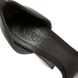 Pre Owned صندل أليكساندر مكوين بنعل سميك وشريط كاحل مزين بإبزيم جلد ومنك رصاصي مقاس 38