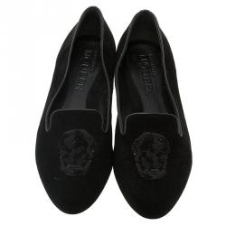 مملوكة مسبقًا Alexander McQueen Black Suede Sequin Skull Smoking Slippers Size 38.5