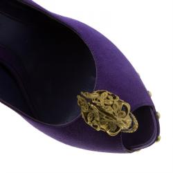 Pre Owned Alexander McQueen Purple Suede Skull Embellished Peep Toe Pumps Size 36