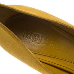 Pre Owned Alexander McQueen Yellow Suede Skull Embellished Peep Toe Platform Pumps Size 39.5