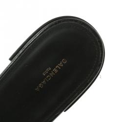 Pre Owned صندل سلايد فلات بالنسياغا آرينا جلد أسود مرصع بسيور مقاس 40