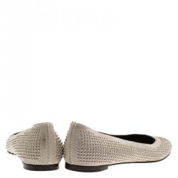 مملوكة مس بقًا Balenciaga Grey Studded Suede Ballet Flats Size 37
