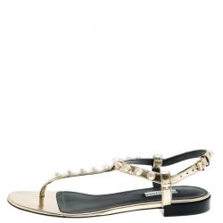 مملوكة مسبقًا Balenciaga Gold Studded Metallic Leather Arena Thong Sandals Size 38