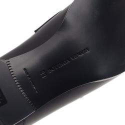 Pre Owned Bottega Veneta Black Leather and Raffia Loafers Size 39