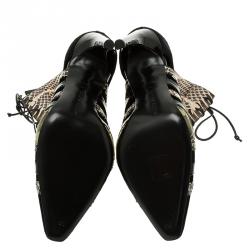 مملوكة مسبقًا Bottega Veneta Black Suede and Python Lace Up Ankle Boots Size 37