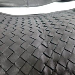 مملوكة مسبقًا Bottega Veneta Black Intrecciato Woven Leather Maxi Veneta Hobo