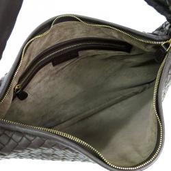 مملوكة مسبقًا حقيبة بوتيغا فينيتا متوسطة جلد نابا إنترشياتو بنية داكنة