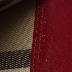 Pre Owned Burberry Red Leather Ziggy Wallet