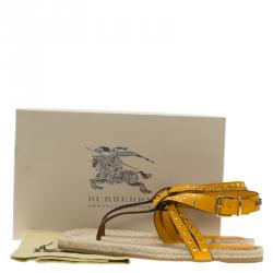 مملوكة مسبقًا Burberry Orange Studded Leather Ankle Strap Thong Espadrille Sandals Size 39.5