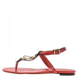 مملوكة مسبقًا صندل اصبع بربري ريزون بشريط كاحل جلد أحمر مقاس 39