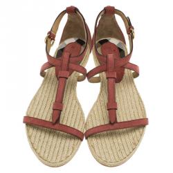 Pre Owned صندل فلات بربري ويسترديل سويدي روزوود فاتح سير حرف T مقاس 38.5