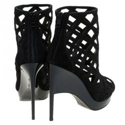 Pre Owned بوت للكاحل بربري برورسم ادينسايد كعب روكى سويدي أسود مقاس 39