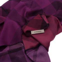 Pre Owned Burberry Magenta Novacheck Square Scarf