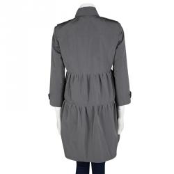 مملوكة مسبقًا معطف فستان بربري رصاصي بثلاث أربع أكمام وأزرار أمامية M