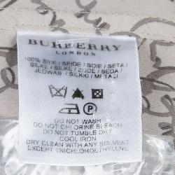 Pre Owned بلوزة بربري بأزرار أمامية حرير رصاصي L