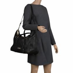 مملوكة مسبقًا حقيبة بربري كيرلي جلد حُبيبي سوداء