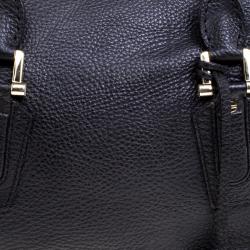 مملوكة مسبقًا حقيبة بربري كيرلي جلد حُبيبي سوداء