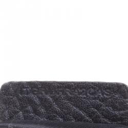 مملوكة مسبقًا حقيبة بربري كيرلي جلد حُبيبي سوداء