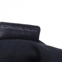 مملوكة مسبقًا Burberry Black Soft Leather Medium Canterbury Shoulder Bag