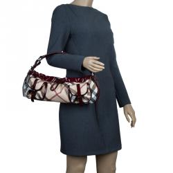 مملوكة مسبقًا حقيبة يد بربري نوفا سلينغ جلد لامع عنابي