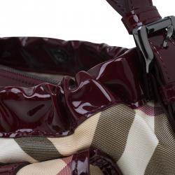 مملوكة مسبقًا حقيبة يد بربري نوفا سلينغ جلد لامع عنابي