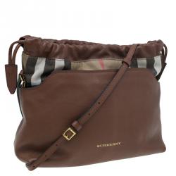 مملوكة مسبقًا حقيبة كروس بربري ليتل كراش كانفاس هاوس تشيك بني وجلد