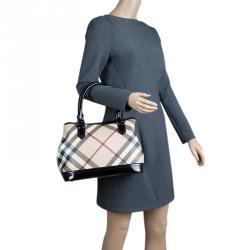 Pre Owned حقيبة بربري كانفاس كاروهات سوبرنوفا بيج/أسود مقوى