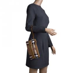 مملوكة مسبقًا حقيبة كلاتش بربري حمالة معصم قماش كاروهات هاوس بنية/ بيج